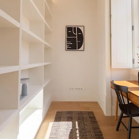 Nomad's Call 2bdr Rua Augusta Lisbona