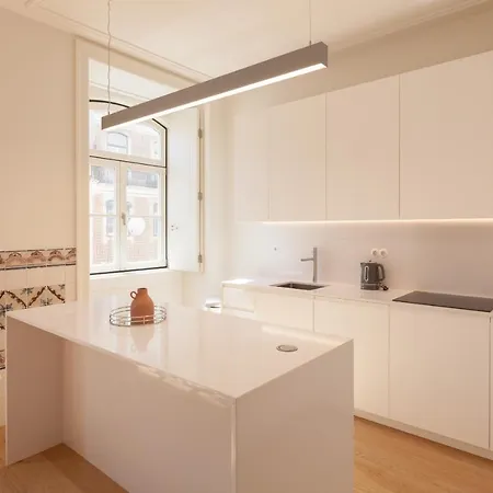 Nomad's Call 2bdr Rua Augusta 아파트 리스본