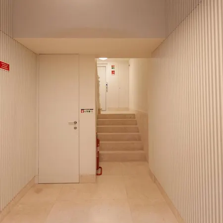 아파트 Nomad's Call 2bdr Rua Augusta *